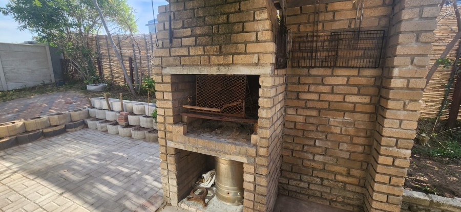3 Bedroom Property for Sale in Reebok Western Cape